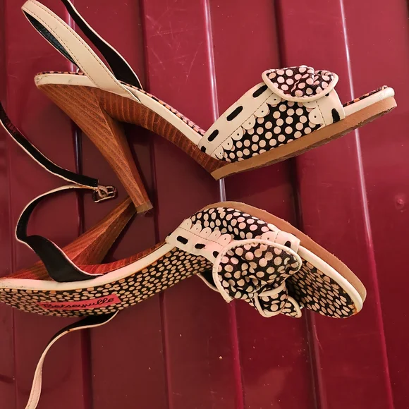 Betsey Johnson Cream and Black Polka Dot Heels - Picture 2 of 3